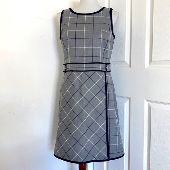 Tommy Hilfiger Dresses & Skirts - Tommy Hilfiger Solid Plaid Sleeveless Dress